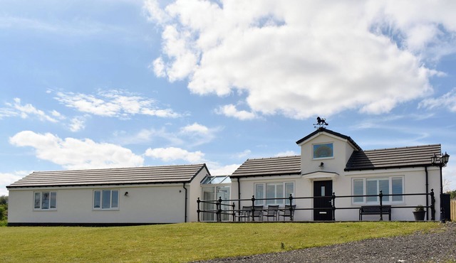 2 bedroom accommodation in Wheatley Hill, Durham