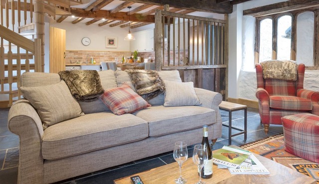 2 bedroom accommodation in Holmcombe Burnell Barton, near Exeter