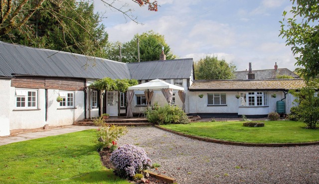 2 bedroom accommodation in Upexe, near Exeter