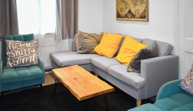 2 bedroom accommodation in Exeter