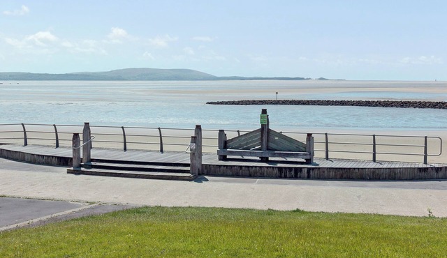 2 bedroom accommodation in Gogledd