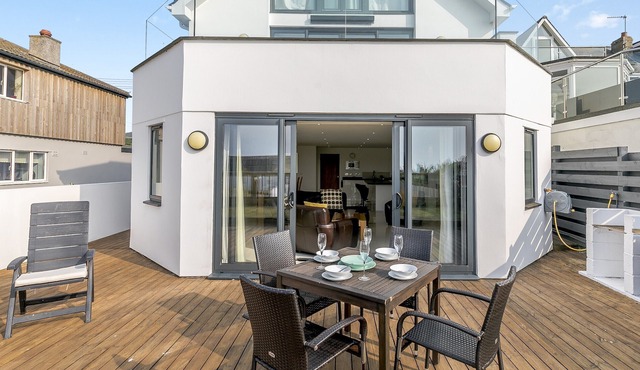 2 bedroom accommodation in Phillack, near Hayle