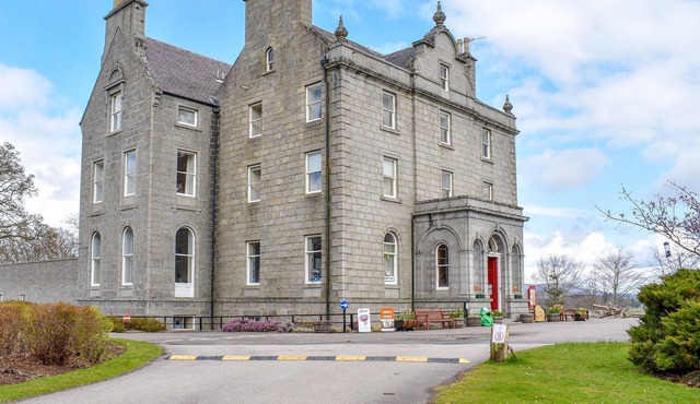 2 bedroom accommodation in Huntly