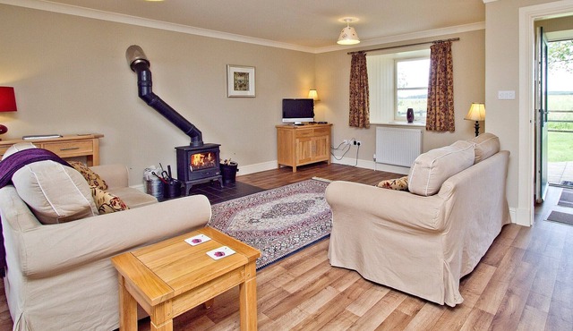 2 bedroom accommodation in By Carnwath