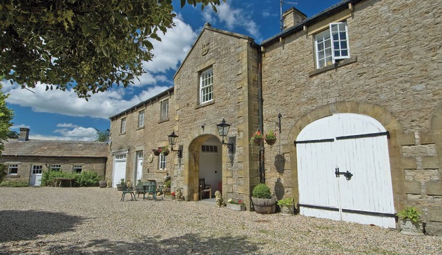 2 bedroom accommodation in West Burton, near Leyburn