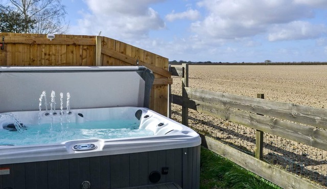 2 bedroom accommodation in Potterhanworth Booths, near Lincoln