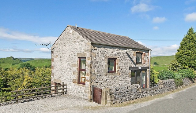 2 bedroom accommodation in Earl Sterndale, near Buxton