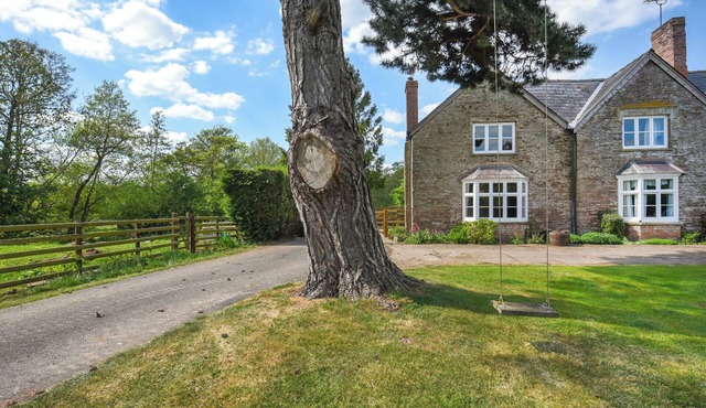 2 bedroom accommodation in Ludlow