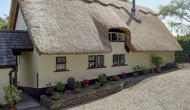 2 bedroom accommodation in Richards Castle, near Ludlow