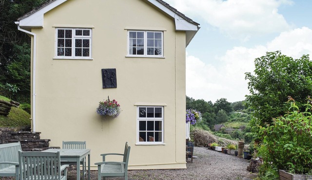 2 bedroom accommodation in Lydney