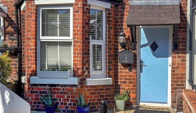 2 bedroom accommodation in Lytham