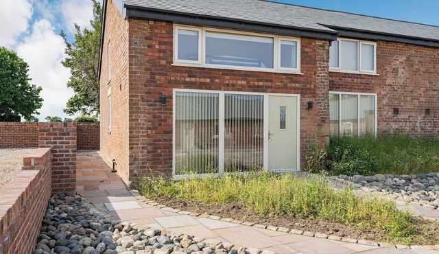 2 bedroom accommodation in Lytham