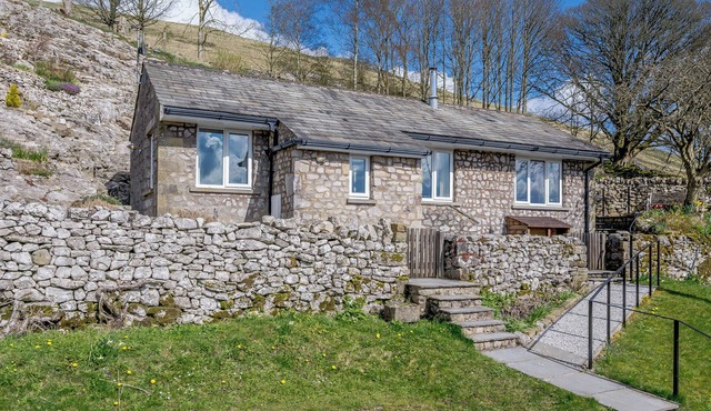 2 bedroom accommodation in Malham