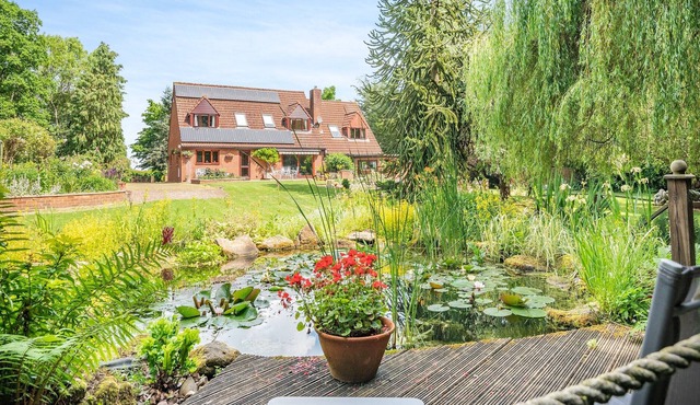 2 bedroom accommodation in Newent