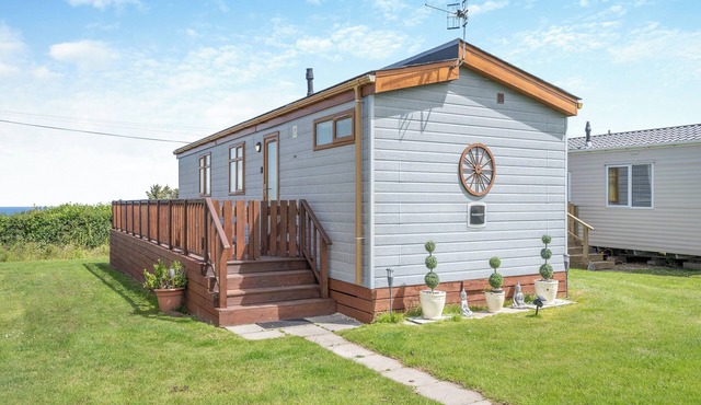 2 bedroom accommodation in Dinas, near Fishguard