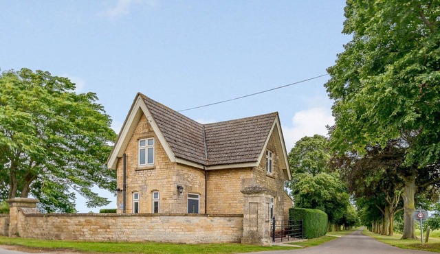 2 bedroom accommodation in Nocton