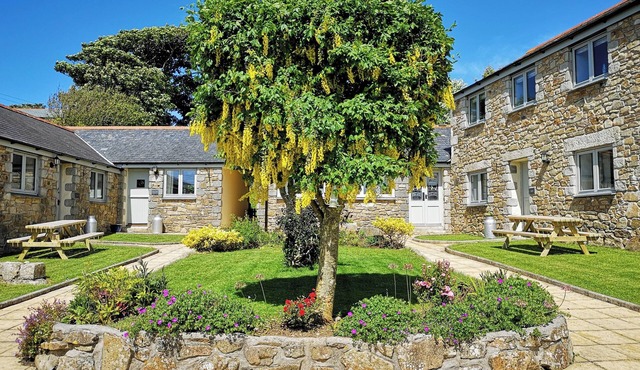 2 bedroom accommodation in Mawla, near Porthtowan