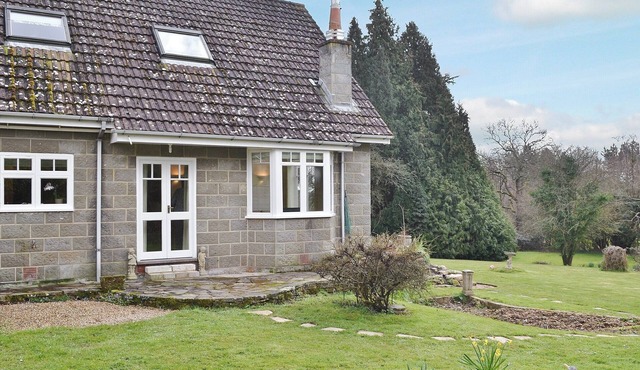 2 bedroom accommodation in Timsbury, near Romsey