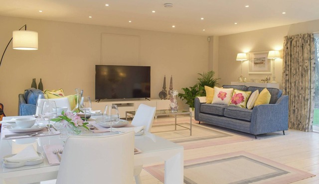 2 bedroom accommodation in Roslin