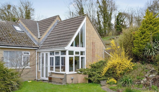 2 bedroom accommodation in Lypiatt Hill, near Stroud