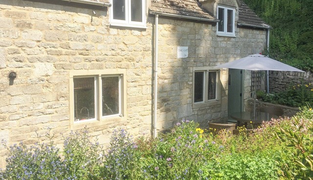2 bedroom accommodation in Bussage, near Cirencester