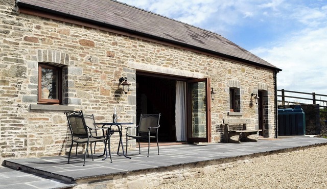 2 bedroom accommodation in Felindre, near Swansea