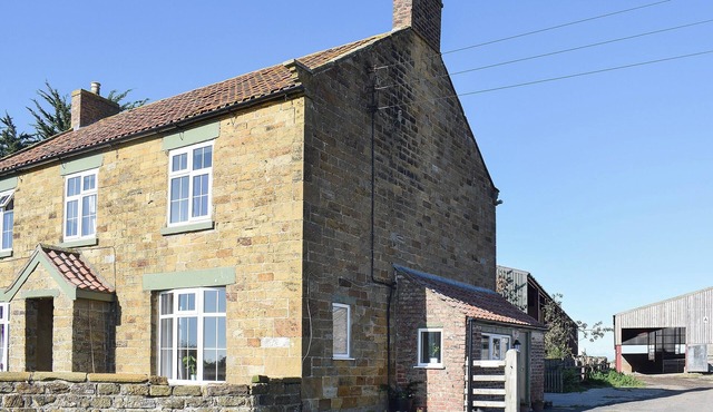 2 bedroom accommodation in Sutton-under-Whitestonecliffe, near Thirsk