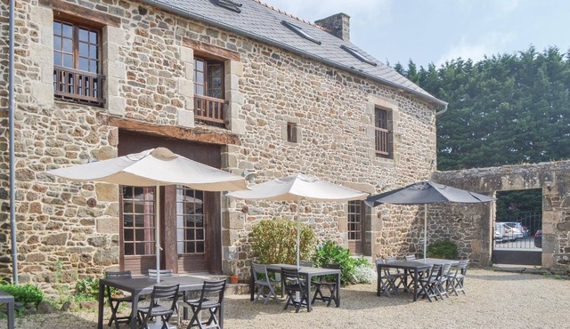 2 bedroom accommodation in Taden