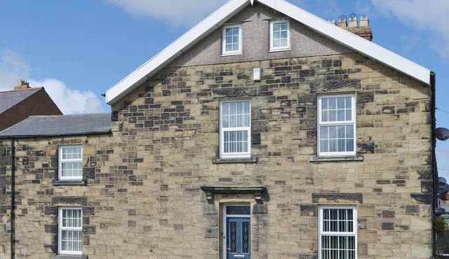 2 bedroom accommodation in Amble