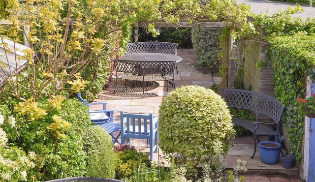 2 bedroom accommodation in St. Margarets at Cliffe, near Dover