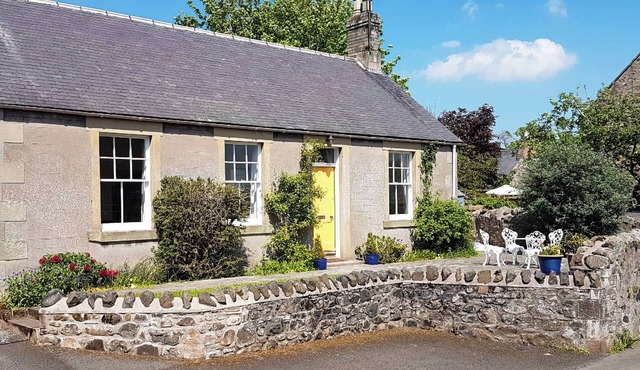 2 bedroom accommodation in Duns