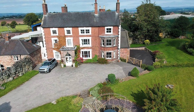 2 bedroom accommodation in Cheddleton, near Leek