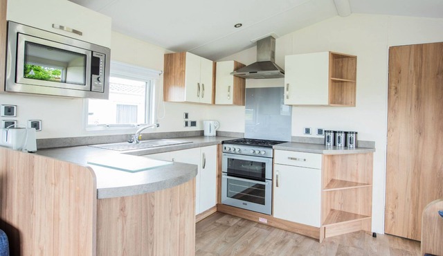 2 bedroom accommodation in Looe