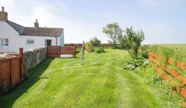 2 bedroom accommodation in Portmahomack, near Tain