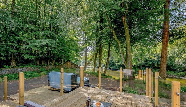 2 bedroom accommodation in Annbank, Ayr