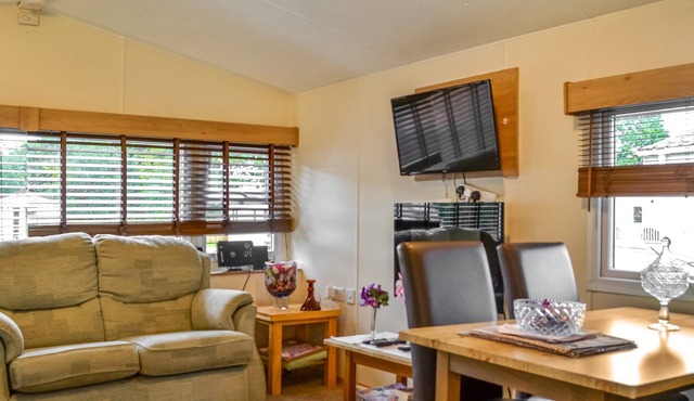 2 bedroom accommodation in Ayr