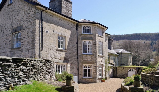 2 bedroom accommodation in Bala