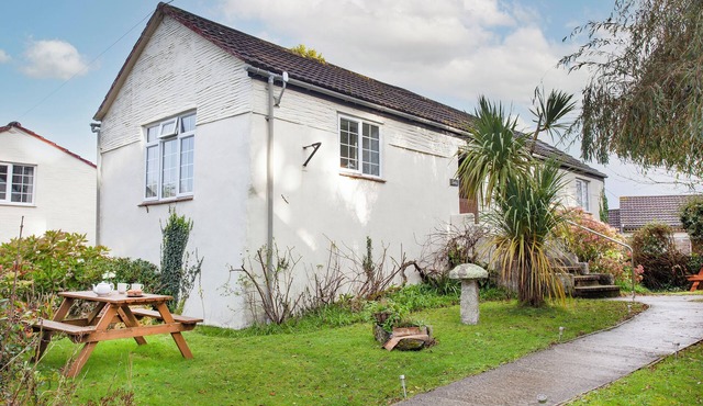 2 bedroom accommodation in Looe