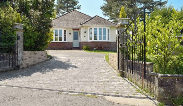 2 bedroom accommodation in Ryde