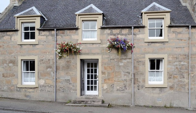 2 bedroom accommodation in Tain