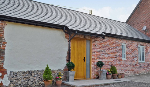 2 bedroom accommodation in Martin, near Fordingbridge