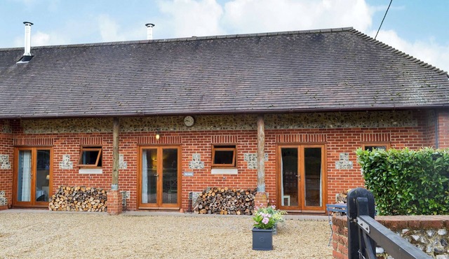 2 bedroom accommodation in Martin, Fordingbridge