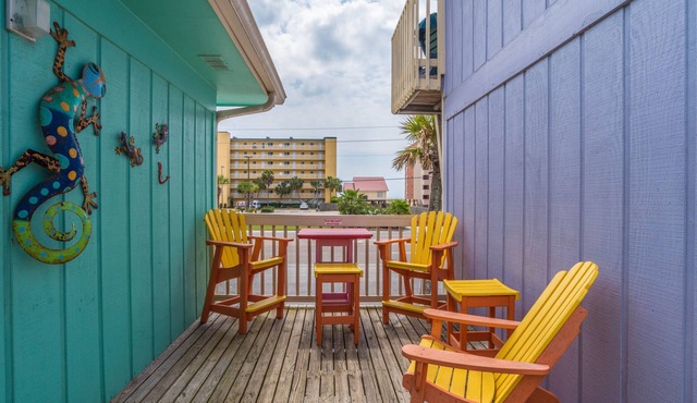 2 Bedroom, Across the street from the beach! & Pup-Friendly!