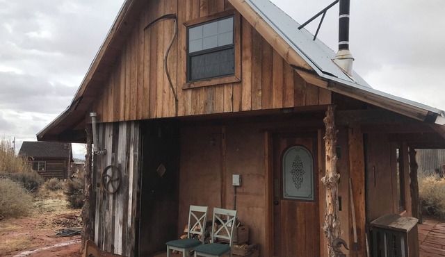 2 bedroom adobe home with AC, WiFi, great views, and new sauna and outdoor tub!