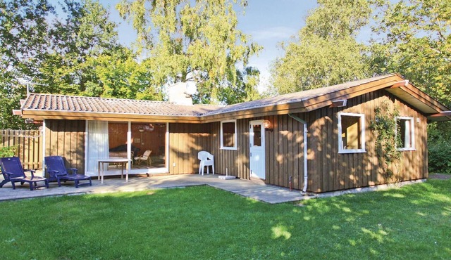 2 bedroom amazing home in Store Fuglede