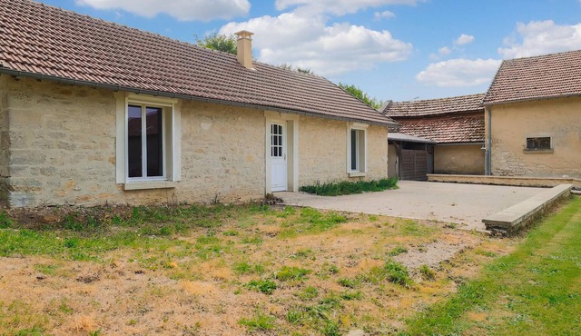 2 bedroom amazing home in Monthenault