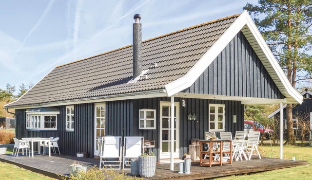 2 bedroom amazing home in Væggerløse