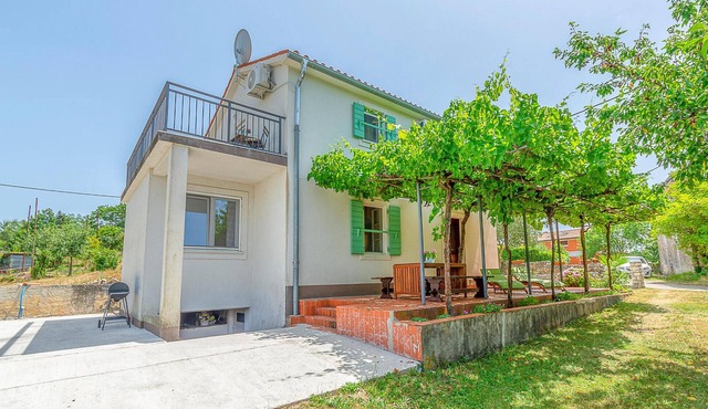 2 bedroom amazing home in Nedescina