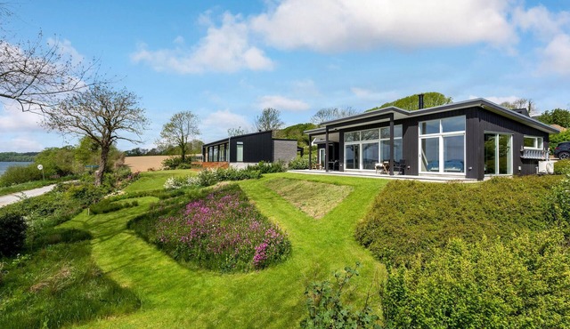 2 bedroom amazing home in Aabenraa