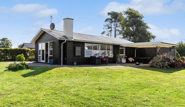 2 bedroom amazing home in Bogense